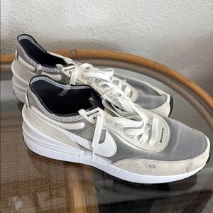 Nike Waffle One Summit White and Black Athletic Shoes Brand New